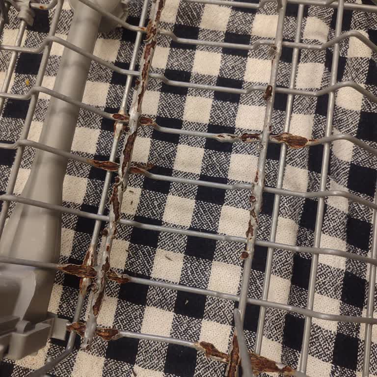 Arçelik Bulaşık Makinesi Sepetlerinde Aşırı Paslanma Ve Ücretsiz Değişim Talebi