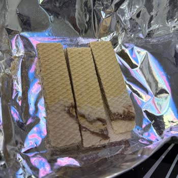 Eti Hoşbeş Fındık Kremalı Üründe Eritilmiş Sarı Madde Ve Hijyen İhlali