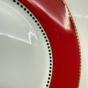 Defolu Gelen 18 Parça Ürün Ve Cevapsız Müşteri Hizmetleri Nedeniyle Tam İade Talebi