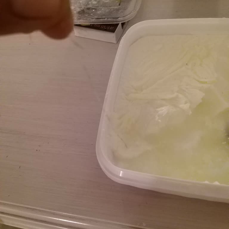 Yoğurttan Çıkan Uzun İp: Hijyen Ve Sağlık Endişesi