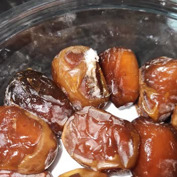 A101 Akhisar Şubesinde Sukkari Hurma İçinde Hayvan Tüyü Bulundu