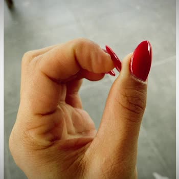 Aslı Aslan Beauty Protez Tırnak İşlemi Sonrasında Tırnaklarımda Mantar Oluşumu Yaşamaktayım