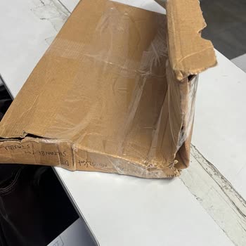 Sürat Kargo Karanfil Şubesinde Hasarlı Teslimat Ve Saygısız Üslup