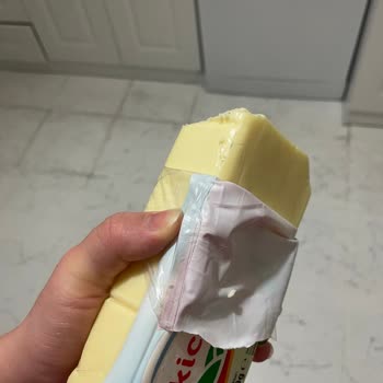 Ekici Kaşarın Tadı Bariz Şekilde Bozuk Ve Küflü Gibiydi