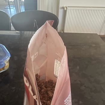 Migros Granola Paketi İçinde Kurt Görüldü: Sağlık Endişesi Ve Ücret İadesi Talebi