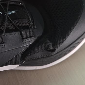 In Street Mağazasında Reebok Daft Trail Ayakkabımda Üretim Hatası Ve Garanti İhlali