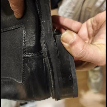 Hotiç Ayakkabısında Topuk Açılması Ve Değişim İsteği Reddi