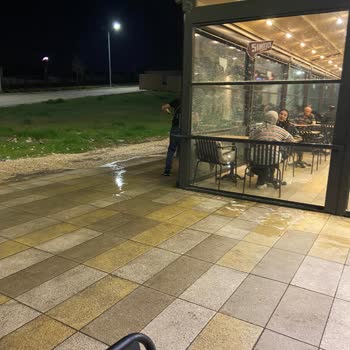 Çalışanların Bilerek Su Saldırısı Ve Saygısız Tutumu