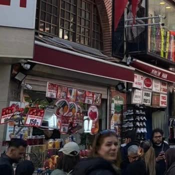 Eminönü'nde Meyve Suyu Satıcısının Fahiş Fiyat Ve Kart Reddine Karşı Şikayet