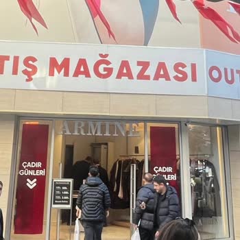 Eminönü'nde Meyve Suyu Satıcısının Fahiş Fiyat Ve Kart Reddine Karşı Şikayet