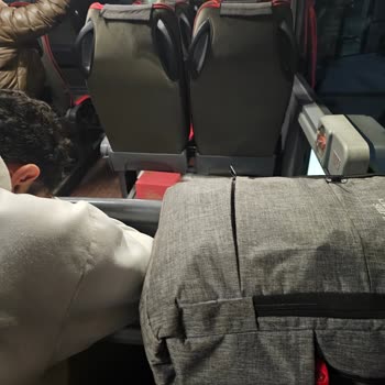 Bilette 2+1 Göstermesine Rağmen 2+2 Araçta Konforsuz Seyahat