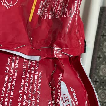 İzmir Buca BİM Şubesinde Bozuk Ambalajlı Dondurulmuş Köfte Satışı Gıda Güvenliği Riski