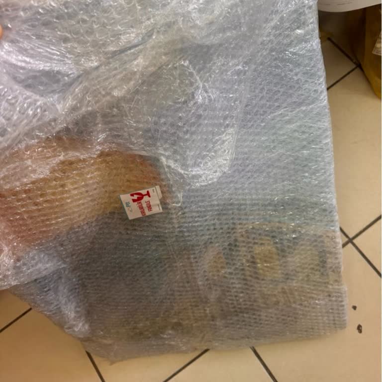 Kırılacak Etiketli Tablo PTT Kargo Tarafından Hasarlı Teslim Edildi