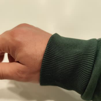 LCW Mağazasında Üç Sweat’te Aynı Kol Ribana Hatası