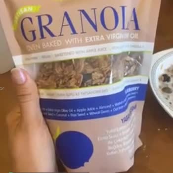 Mom's Natural Foods Granola İçinde Kuş Tüyü!