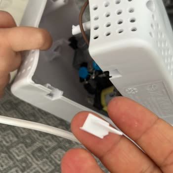 Kiwi Blenderda Elektrik Kaçağı Var