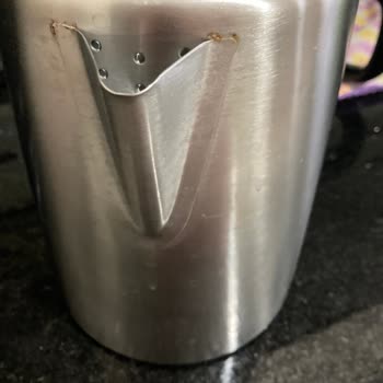 Paslanmaz Olması Gereken Çaycı Sürekli Paslanıyor, Para İadesi Ve Değişim Bekliyor