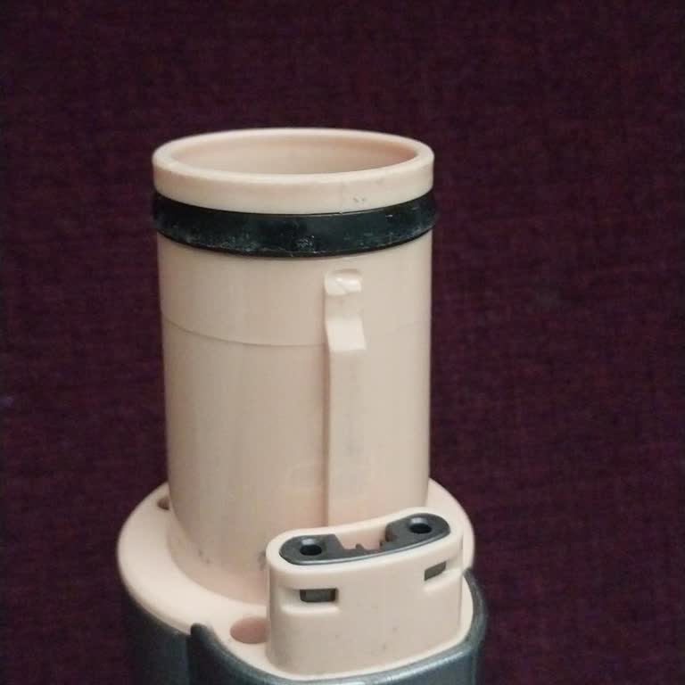 Süpürgenin Bağlantı Borusundaki Plastik Tırnak Kırıldı Ve Garanti Kapsamında Parça Değişimi Talebi