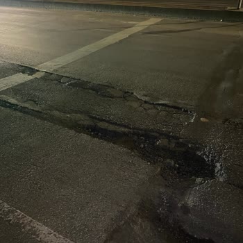 Uyarısız Çukur Ve Cevapsız Belediye: Araçta 6.000 TL’lik Lastik Hasarı Tazmin Talebi