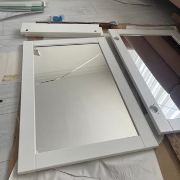 İKEA Hemnes Banyo Dolabında Kırık Ve Eksik Parçalar, Ücretsiz Çözüm Talebi