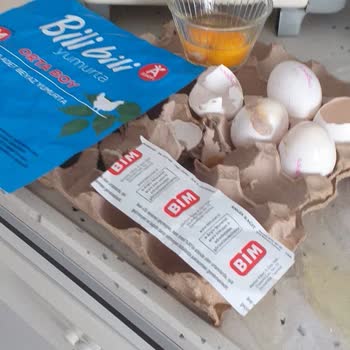 Şile BİM Şubesinde Kırık Yumurta Satışı Tüketicileri Mağdur Ediyor