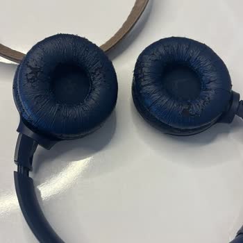 JBL Tune 570BT Kulaklıklarda Deri Kapak Soyulması Garanti Kapsamında Onarım Talebi