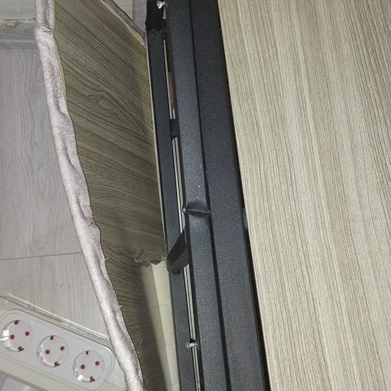 Lina Mobilya’da Baza Eğildi Ve Mağaza Cevap Vermiyor