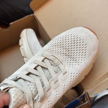 Skechers Ayakkabısında Üretim Hatası İddiası Ve Mağaza Açıklaması