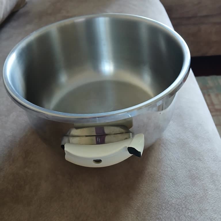 Karaca Düdüklü Hava Kaçırıyor!