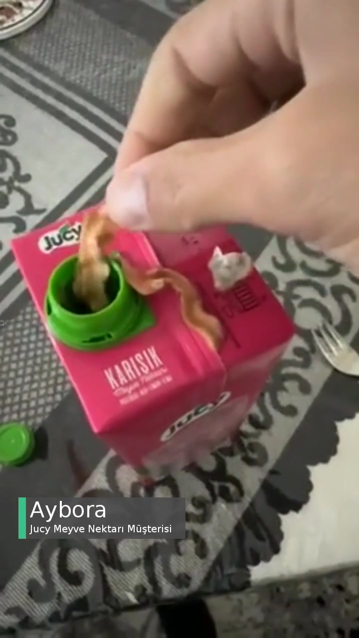 Jucy Karışık Meyve Nektarından Çıkan Garip Şey videonun kapak resmi