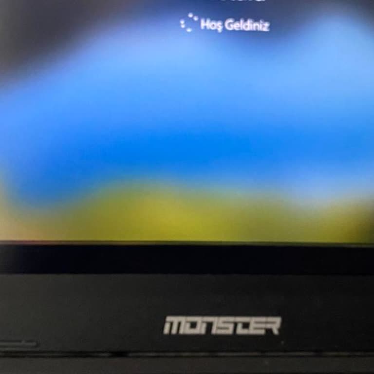 Monster Abra A5 Ekran Çizgilenmesi Sorunu Ve Onarım Talebi