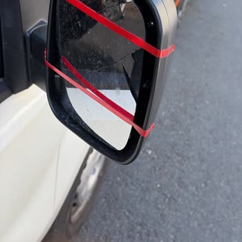 Fiat Esenler Servisinde Sağ Dikiz Aynası Kırıldı, Sorumluluk Reddi Ve Fatura Kesilmemesi