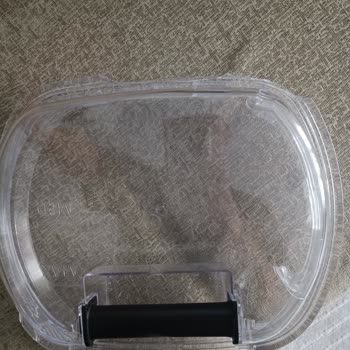 Kurutma Makinesinin Su Haznesi Beklenmedik Şekilde Kırıldı Ve Ücretsiz Değişim Talep Ediyorum