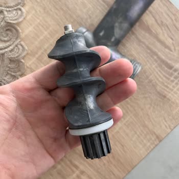 Karaca Hamur Yoğurma Makinesinin Aparatları Siyahlaşıp Gıdaya Renk Veriyor