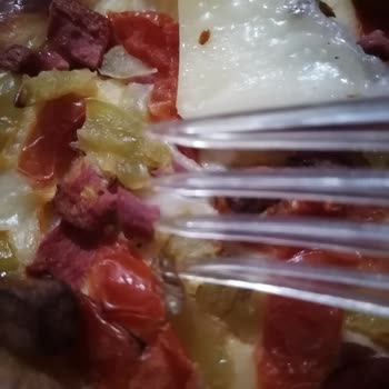 Pizza Üzerinde Böcek Bulunması Hijyen İhlali