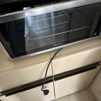 Simfer Kapak Menteşesi Aniden Koptu, Ücretsiz Onarım Talebi