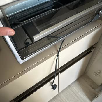 Simfer Kapak Menteşesi Aniden Koptu, Ücretsiz Onarım Talebi