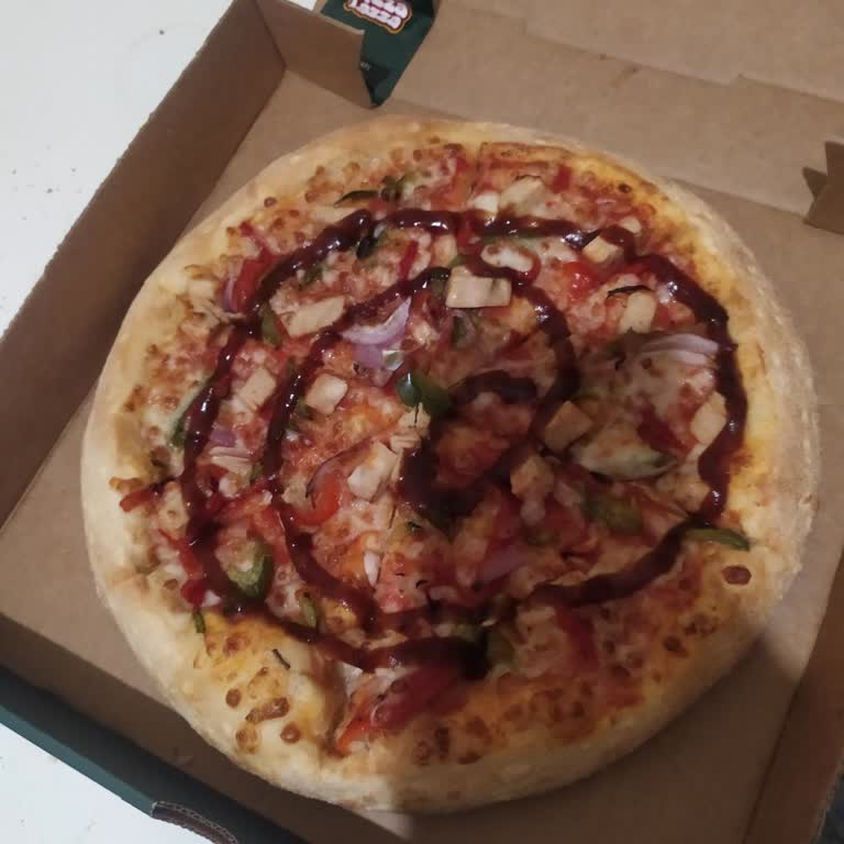 Ekstra Ücretine Rağmen Tavuklu Pizzada Tavuk Eksik Gönderildi