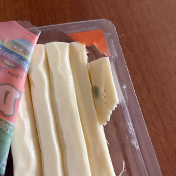 Tahsildaroğlu Dil Peyniri Küflü Çıktı