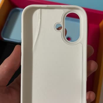 Kalitesiz Kılıflar Ve Bozulmuş Ekran Koruyucu Nedeniyle İade Talebi