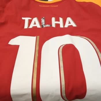 GS Store'da Özel Baskılı Forma Yıkanınca Soyuldu, Yardım Sunulmadı