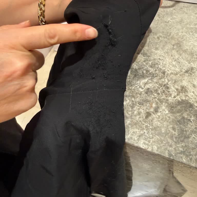 Network Diz İzi Yapmayacağı Söylenen Pantolon İki Saatte Deforme Oldu