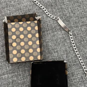 Yanıltıcı Bileklik Ve Yırtık Kadife Kutu İçin İade Talebi