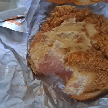 Siparişte Çiğ Tavuk Gönderilmesi Gıda Güvenliğini Tehdit Ediyor