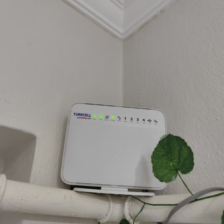 Aylık 700 TL Ödeyen Müşterinin Sürekli İnternetsiz Kalması Ve Çözüm Talebi