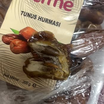 Şok Market’ten Alınan Hurma İçinde Kurtlar Bulundu