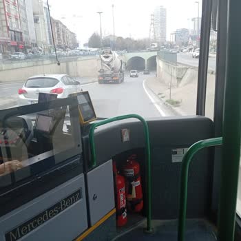 Esenyurt Tünelindeki Mazgallar Nedeniyle Otobüslerde Şiddetli Sallanma Ve Güvenlik Riski