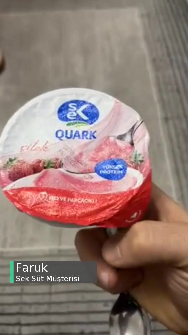 Sek Quark Çilekli Diye Aldım Küflü Çıktı! videonun kapak resmi