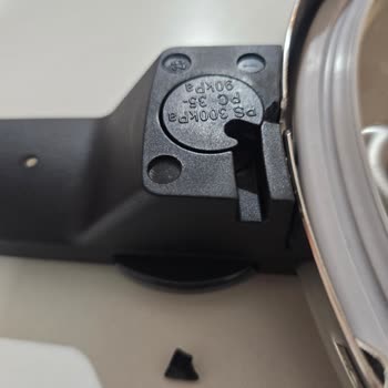 Fissler Düdüklü Tencerenin Kapak Kırıkları Tekrarlandı, Üretim Hatası İddiası