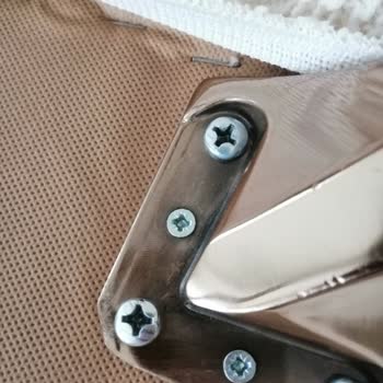 Ergül Mobilya’da Kırılan Sandalye Ayakları Ve Bozuk Koltuk Fermuarı, Servis Yardımcı Olmadı